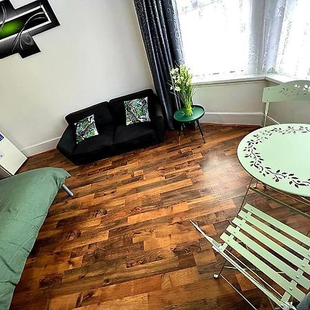 Woodgreen House Ξενοδοχείο Λονδίνο Εξωτερικό φωτογραφία