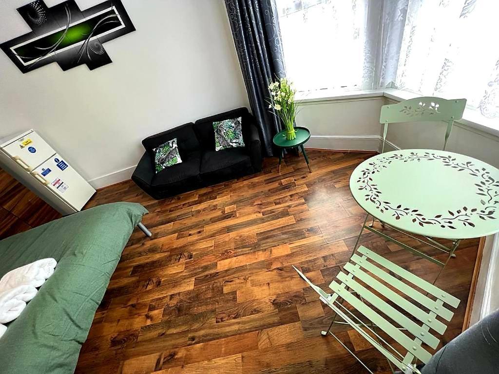 Woodgreen House Ξενοδοχείο Λονδίνο Εξωτερικό φωτογραφία